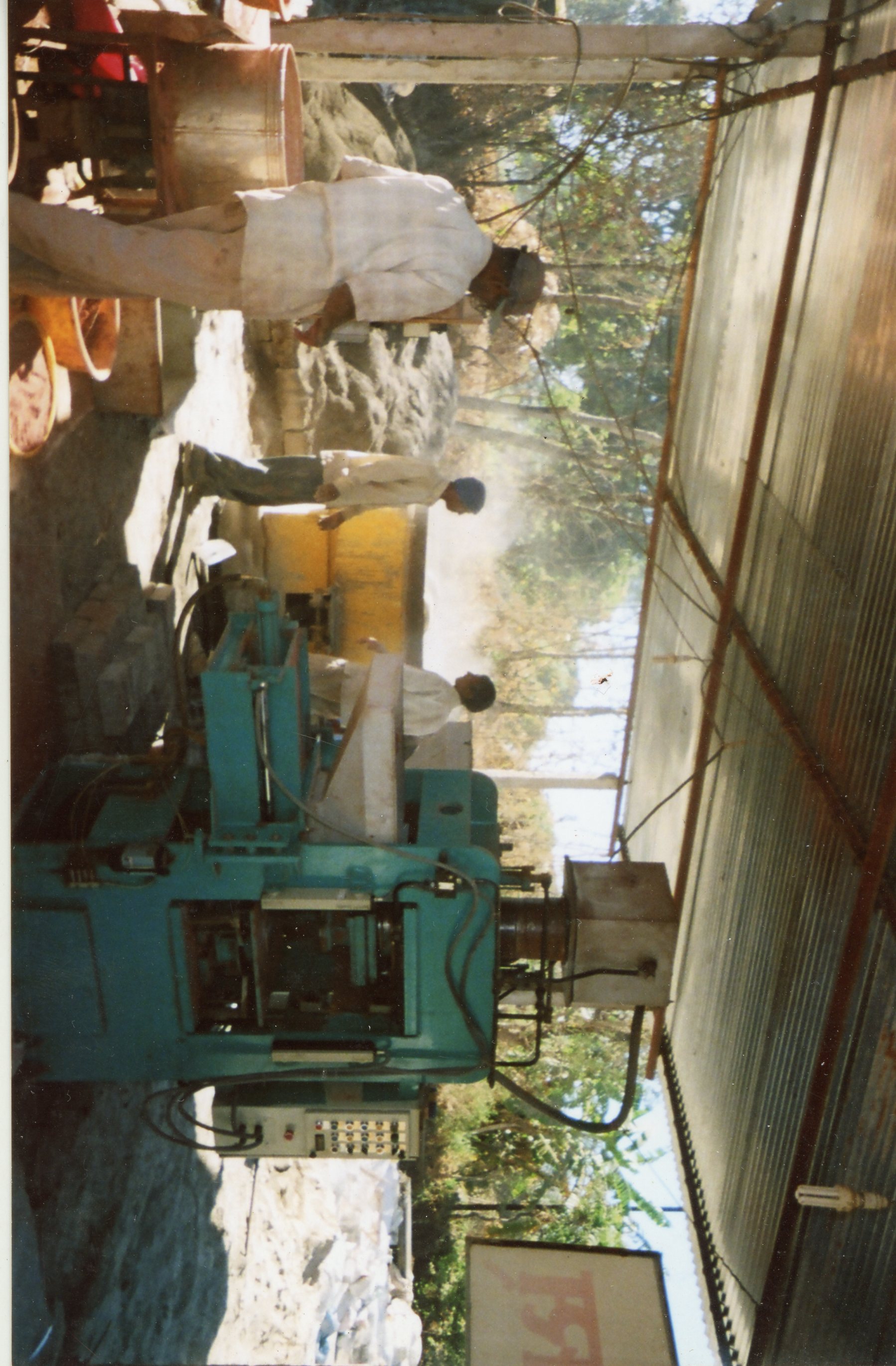 Hydraulic press machine installation